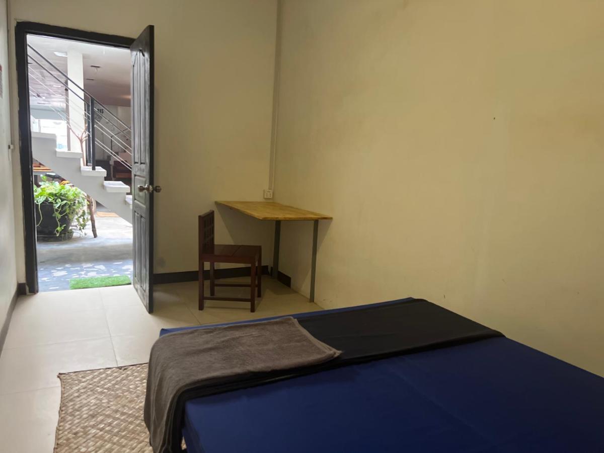 เวิร์ลด์ วอล์คเกอร์ โฮสทัล Apartment เสียมราฐ ภายนอก รูปภาพ
