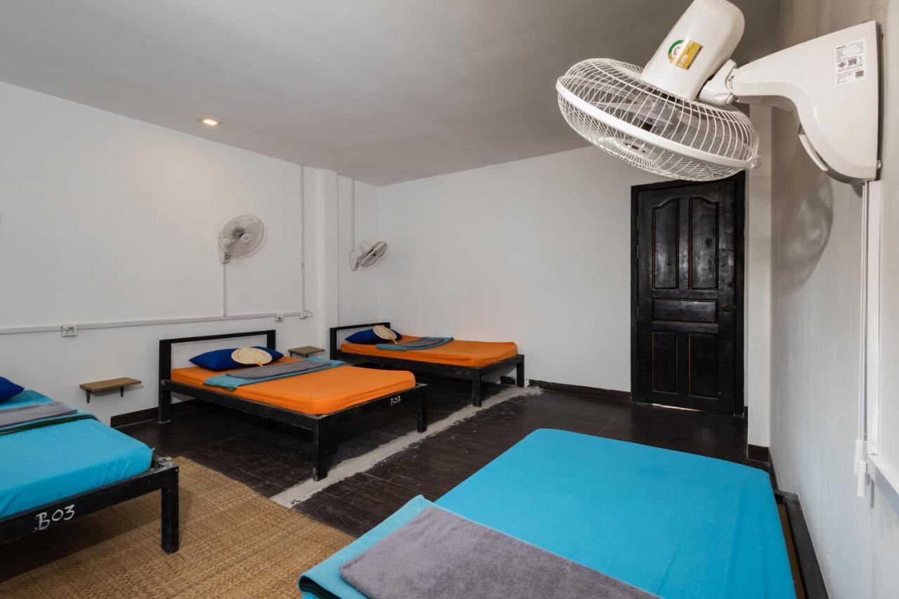 เวิร์ลด์ วอล์คเกอร์ โฮสทัล Apartment เสียมราฐ ภายนอก รูปภาพ
