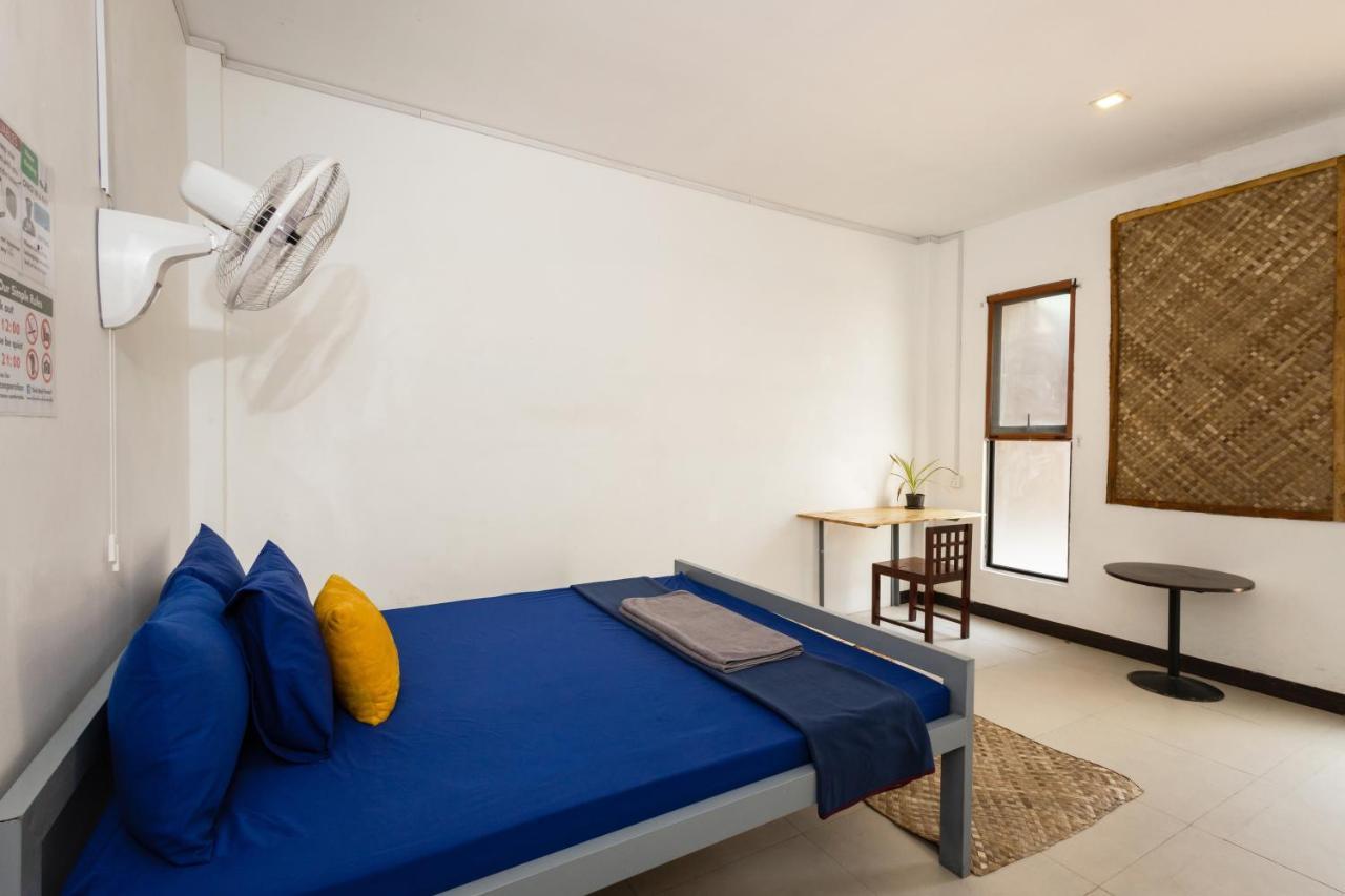เวิร์ลด์ วอล์คเกอร์ โฮสทัล Apartment เสียมราฐ ภายนอก รูปภาพ